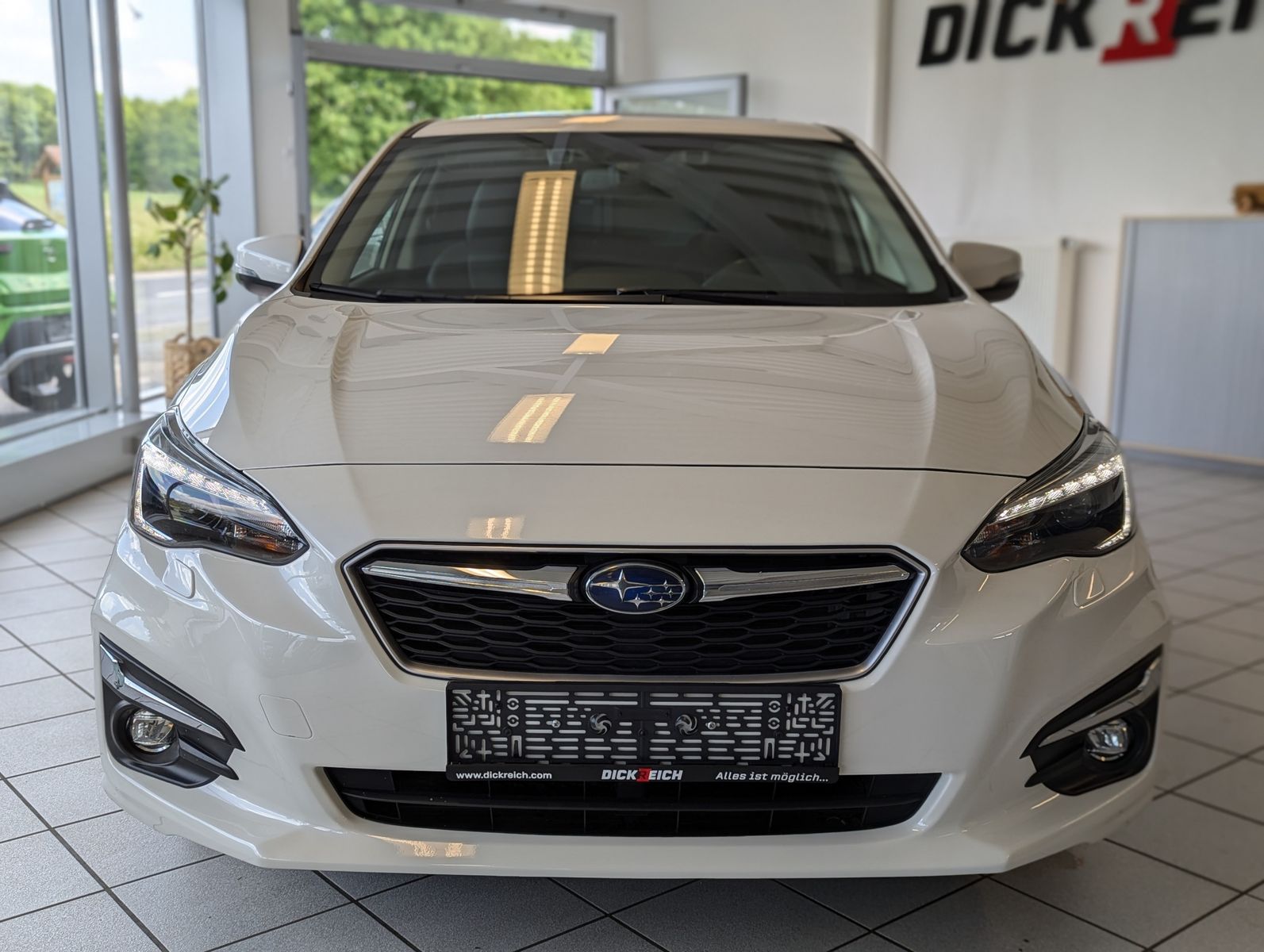 SUBARU Impreza 1.6i 4WD Aut. Exclusive LED ACC Navi SHZ - Image 2