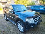 Mitsubishi Pajero 3,2 DI-D Edition 25 Automatik Edition 25 - gebrauchte Mitsubishi Pajero aus dem Jahr 2008