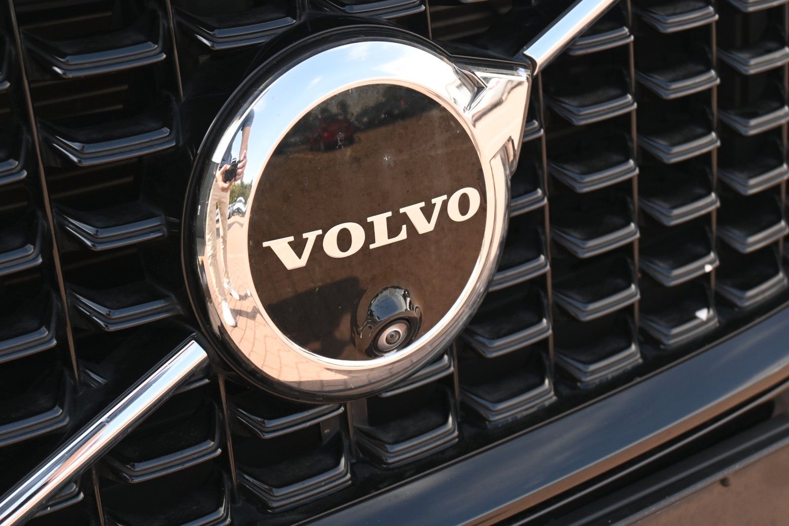 Fahrzeugabbildung Volvo XC60 B4 D Plus Dark*FSHZG*PANO*360°*ACC