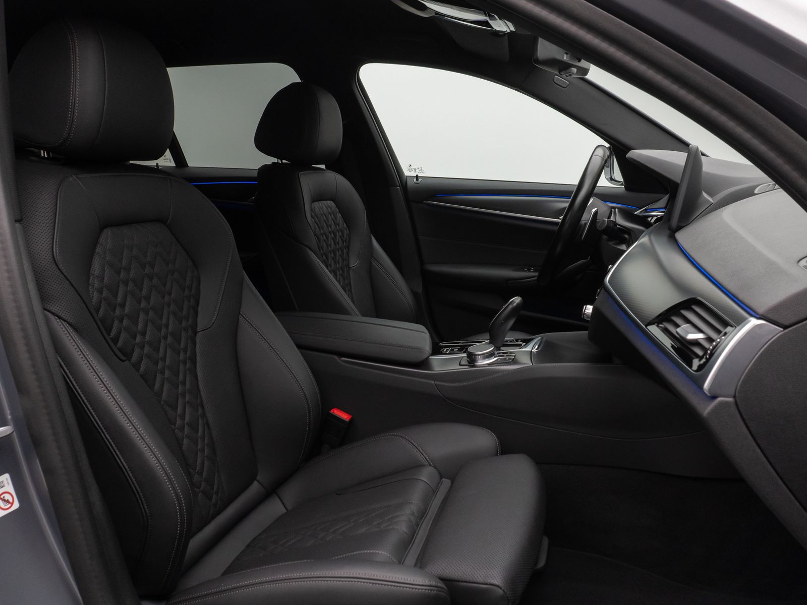 Fahrzeugabbildung BMW 530i M Sport Kamera DAB CockPitPro Komfort Alarm