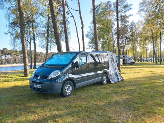 Renault Trafic Passenger Edition Van Teila...