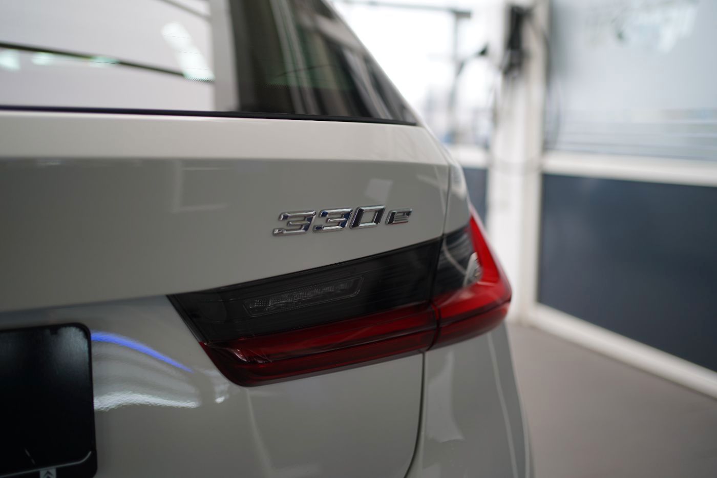 Fahrzeugabbildung BMW 330e xDri Sport Line +HeadUp+Laserlicht+Komfortz