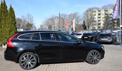 VOLVO V60 Kombi D4 Summum Leder Schiebedach Navi VOLL VOLVO V60 Kombi D4 Summum Leder Schiebedach Navi VOLL