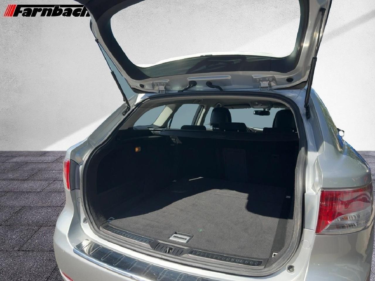 Fahrzeugabbildung Toyota Avensis 1,8 Kombi Multidrive S Sol*