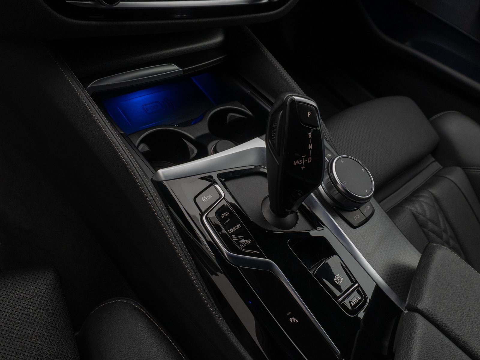 Fahrzeugabbildung BMW 530d xD M Sport Laser HUD DAB H/K ACC AHK Komfor