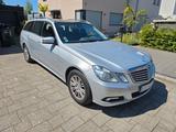 Mercedes-Benz E 350 T CGI Blue Efficiency - Mercedes-Benz 350: Leder, mit Navigationssystem