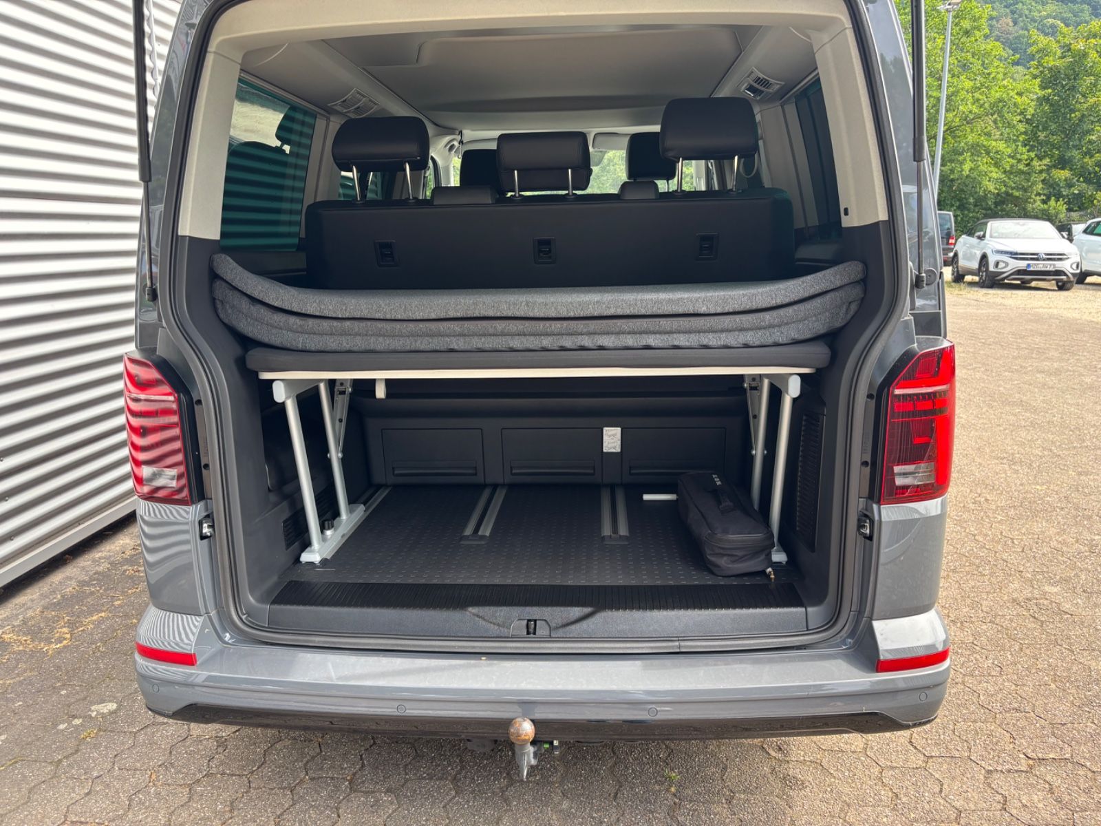 Fahrzeugabbildung Volkswagen T6 California Beach Kam Shz Ahk