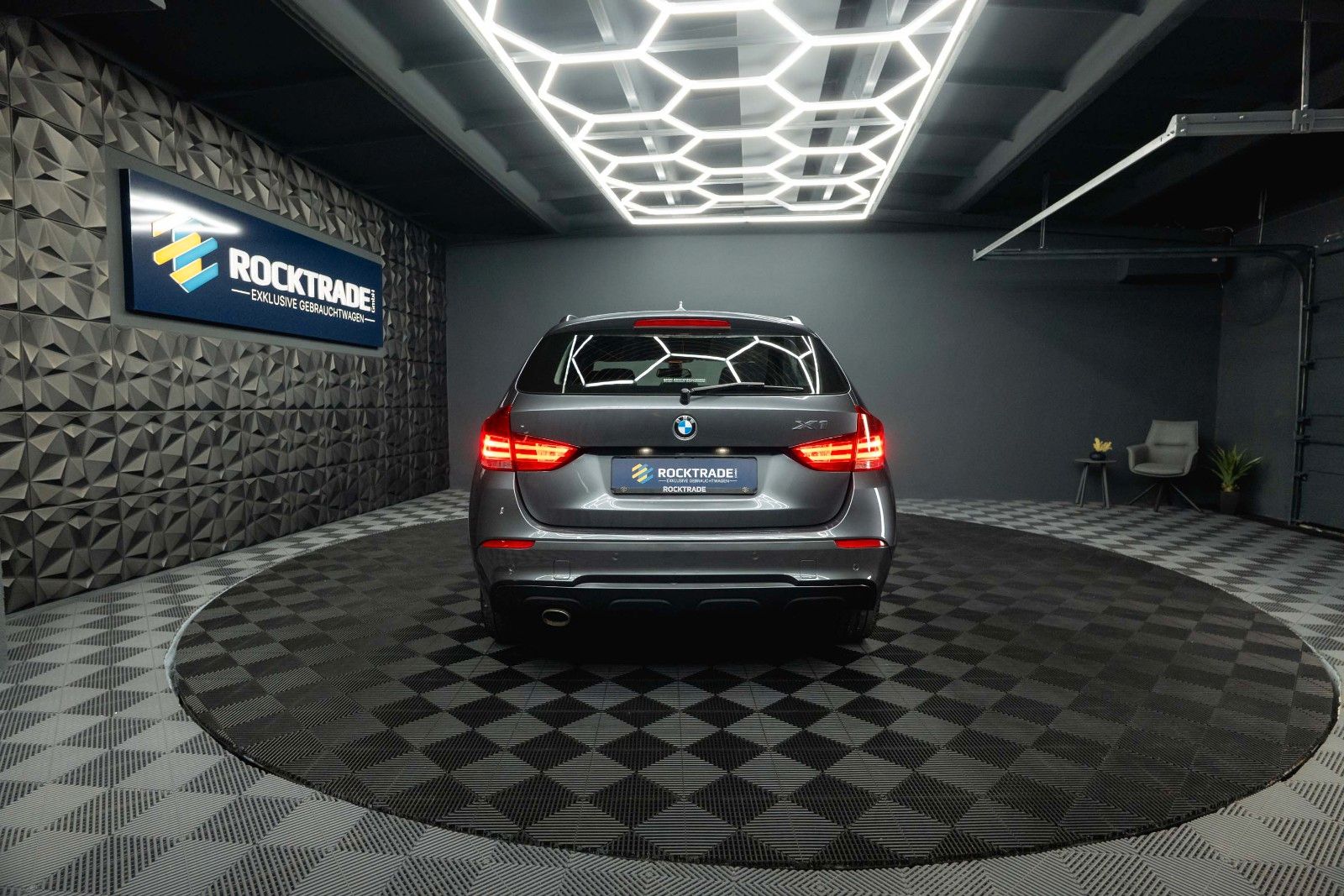 Fahrzeugabbildung BMW X1 xDrive 18d M-Sport Shadow Line *Bi-Xenon*DAB*