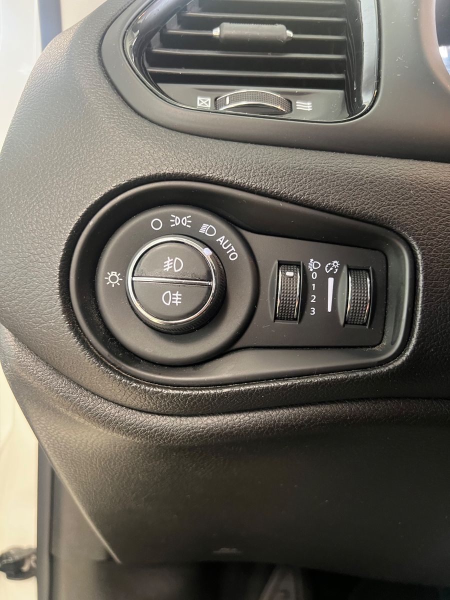 Fahrzeugabbildung Jeep Renegade Limited 4WD * AUTOMATIK *KAMERA*