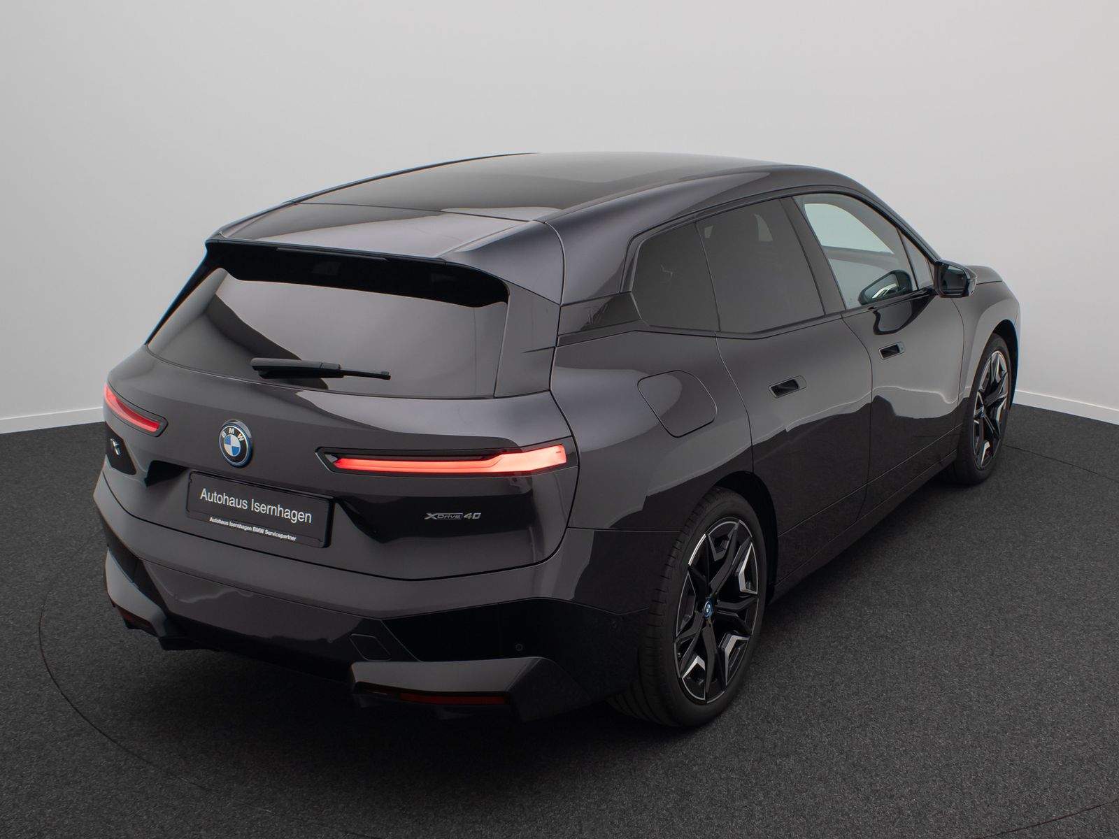 Fahrzeugabbildung BMW iX xD40 Sportpaket DAB SkyLounge 360° AHK 22Zoll