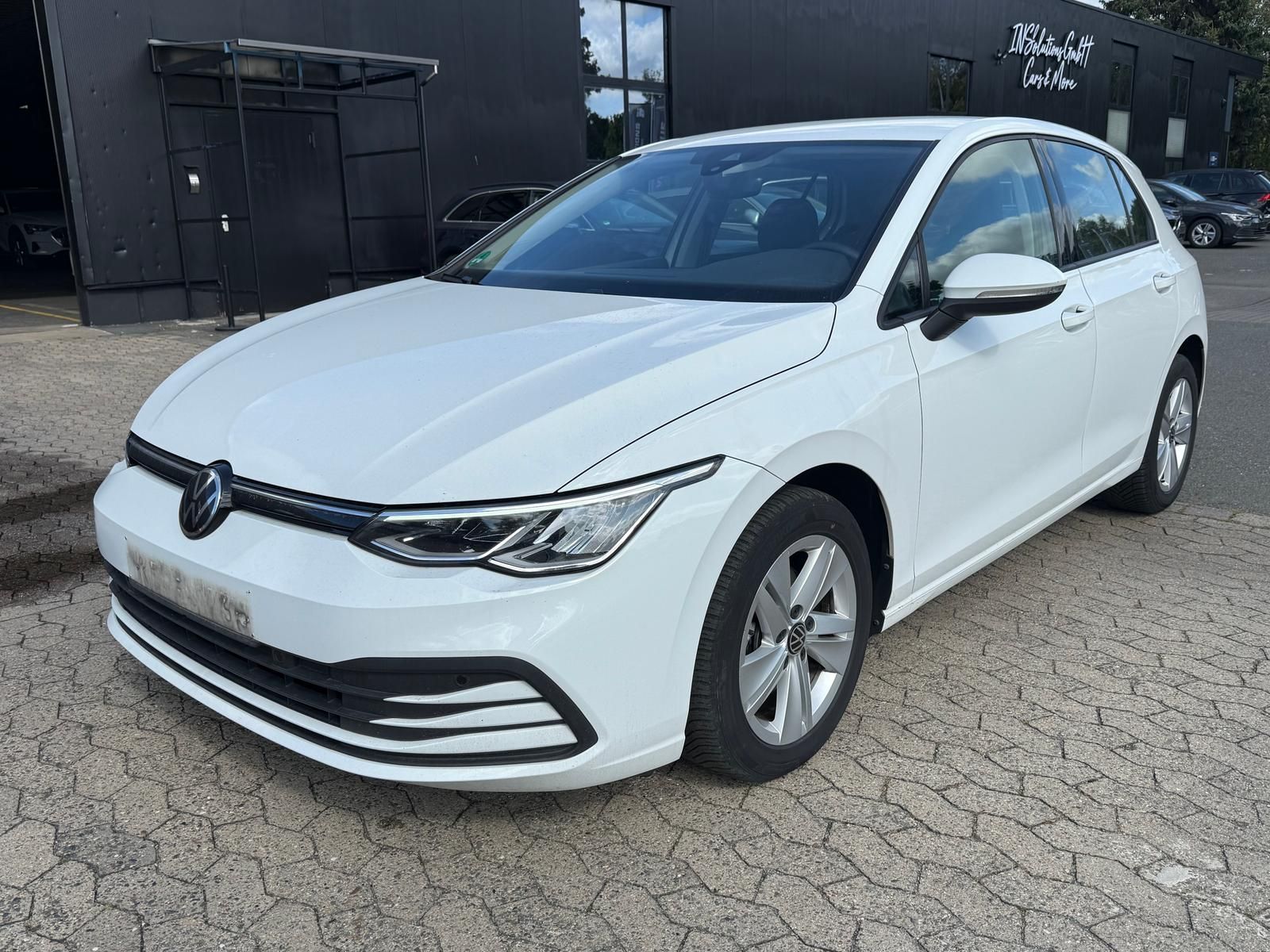 Volkswagen Golf - 1
