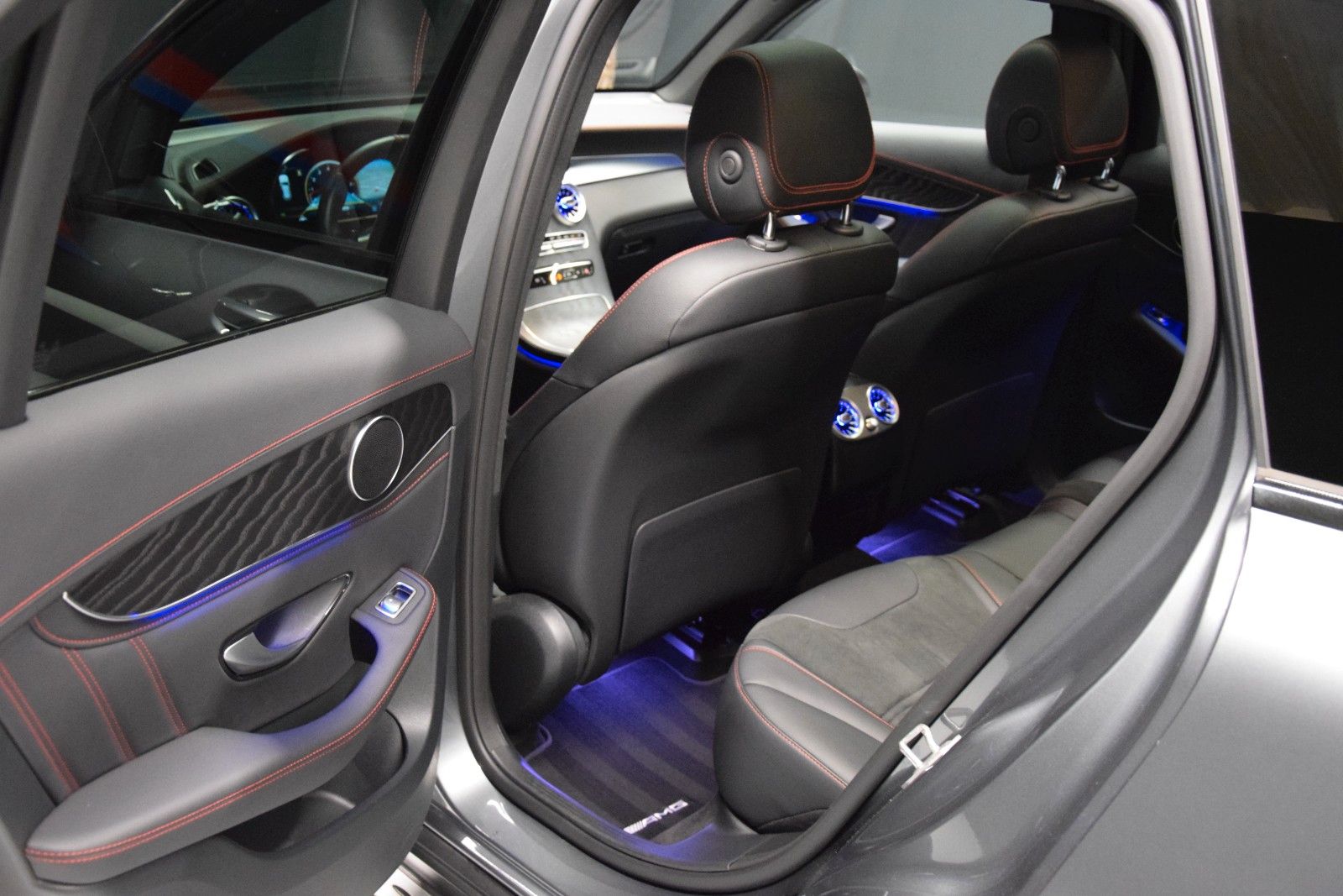 Fahrzeugabbildung Mercedes-Benz GLC 43 AMG 4Matic Pano ACC Ambiente 360° 21 Zoll