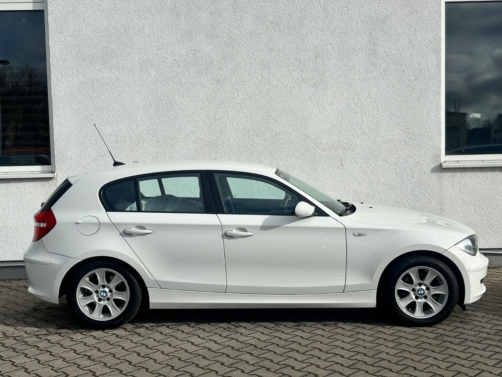 BMW 118 Limousine *1.Hand *Automatik *Orig.18.000Km foto 3