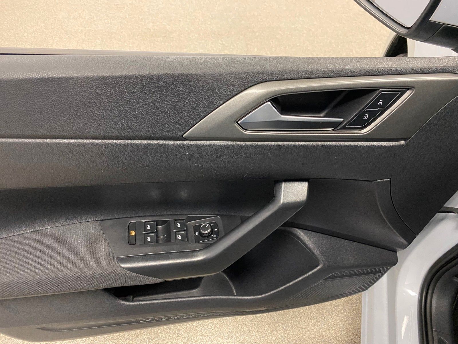 Fahrzeugabbildung Volkswagen Polo 1.0 TSI Comfortline+SITZHEIZUNG+PDC+