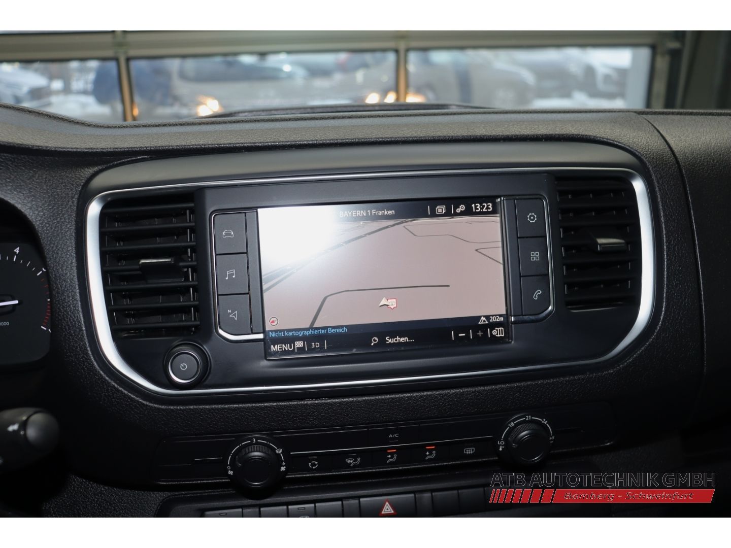 Fahrzeugabbildung Toyota Proace L2 2.0l Kasten Comfort + Navi + AHK