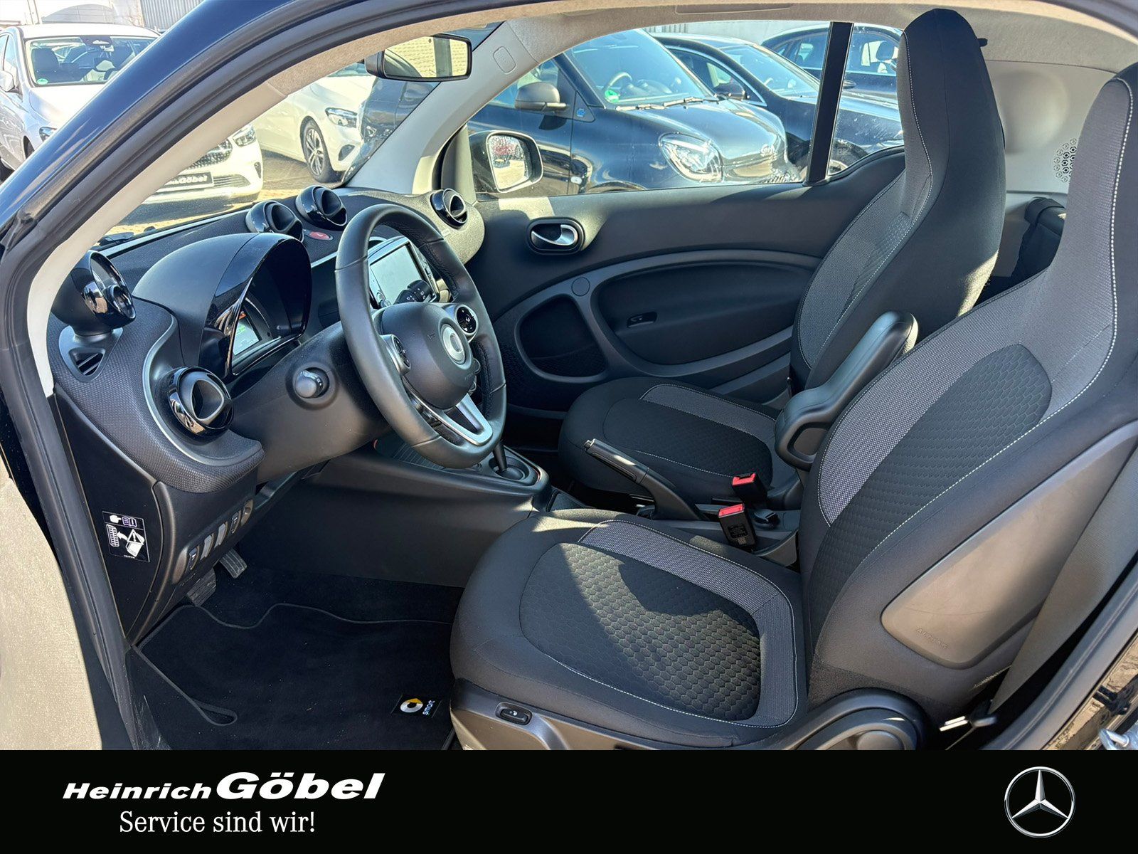 Fahrzeugabbildung Smart EQ*22kW*EXCLUSIVE-PAKET*ALLWETTER*PANO*AMBIENTE