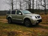 Nissan Pathfinder 3.0 V6 dCi DPF 4WD Automatik LE - Nissan Pathfinder mit Diesel-Antrieb: Automatik