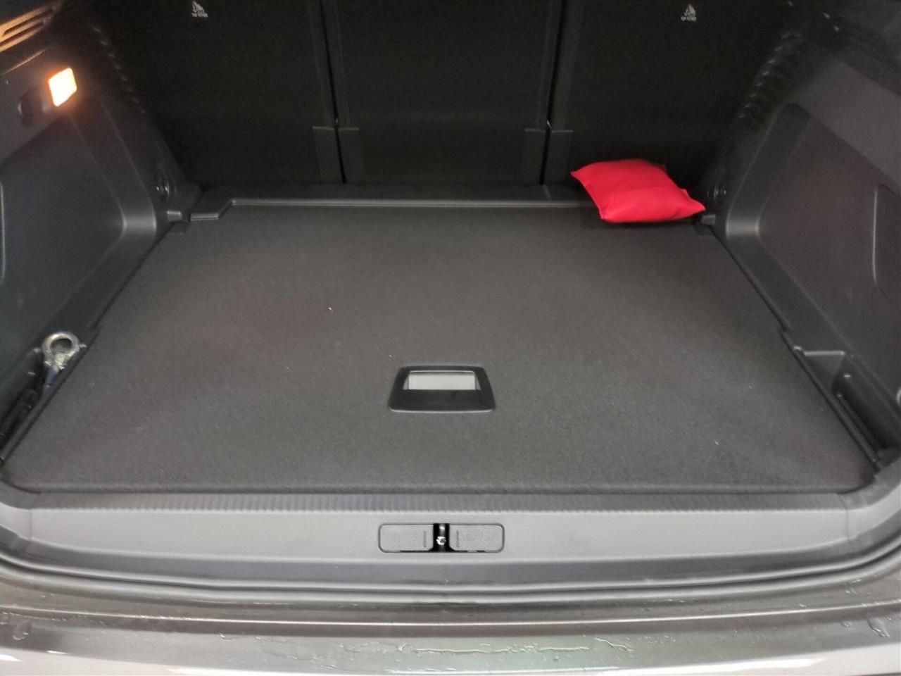 Fahrzeugabbildung Citroën C5 Aircross BlueHDi 130 EAT8 Max Automatik Navi