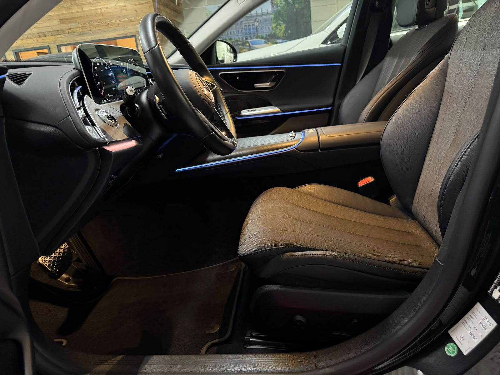 Mercedes-Benz E 300e Avantgarde Spurwechsel 360° foto 8