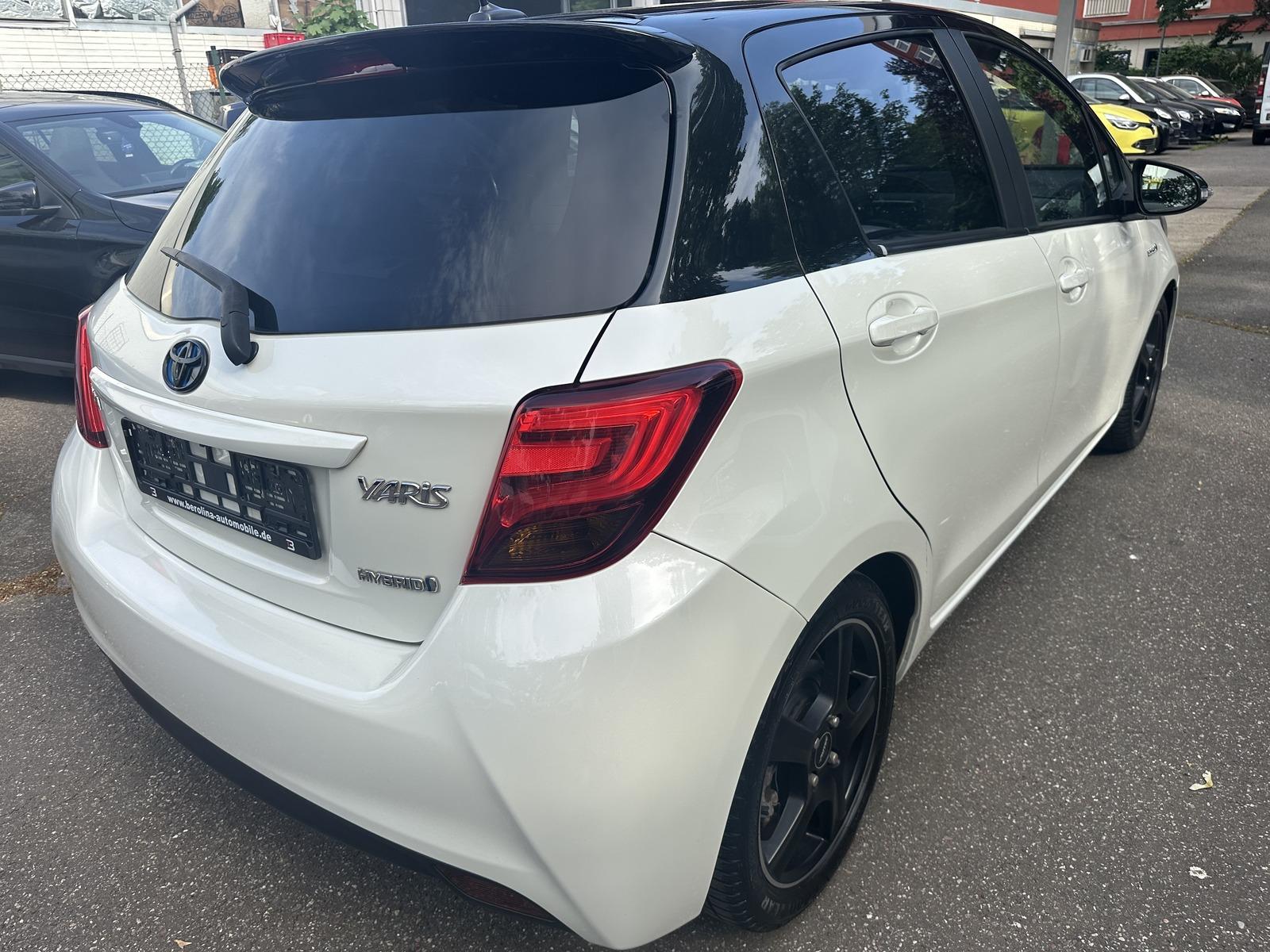 Toyota Yaris Style Hybrid KEYLESS*CAM*SITZHEIZUNG