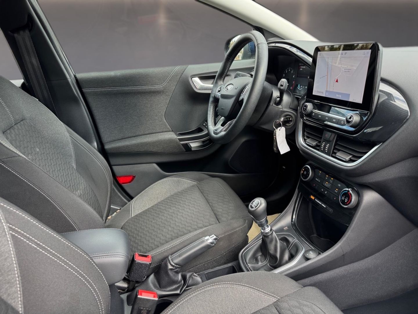 Fahrzeugabbildung Ford Puma Titanium, Winterpaket, schwarze Alus,Navi,N