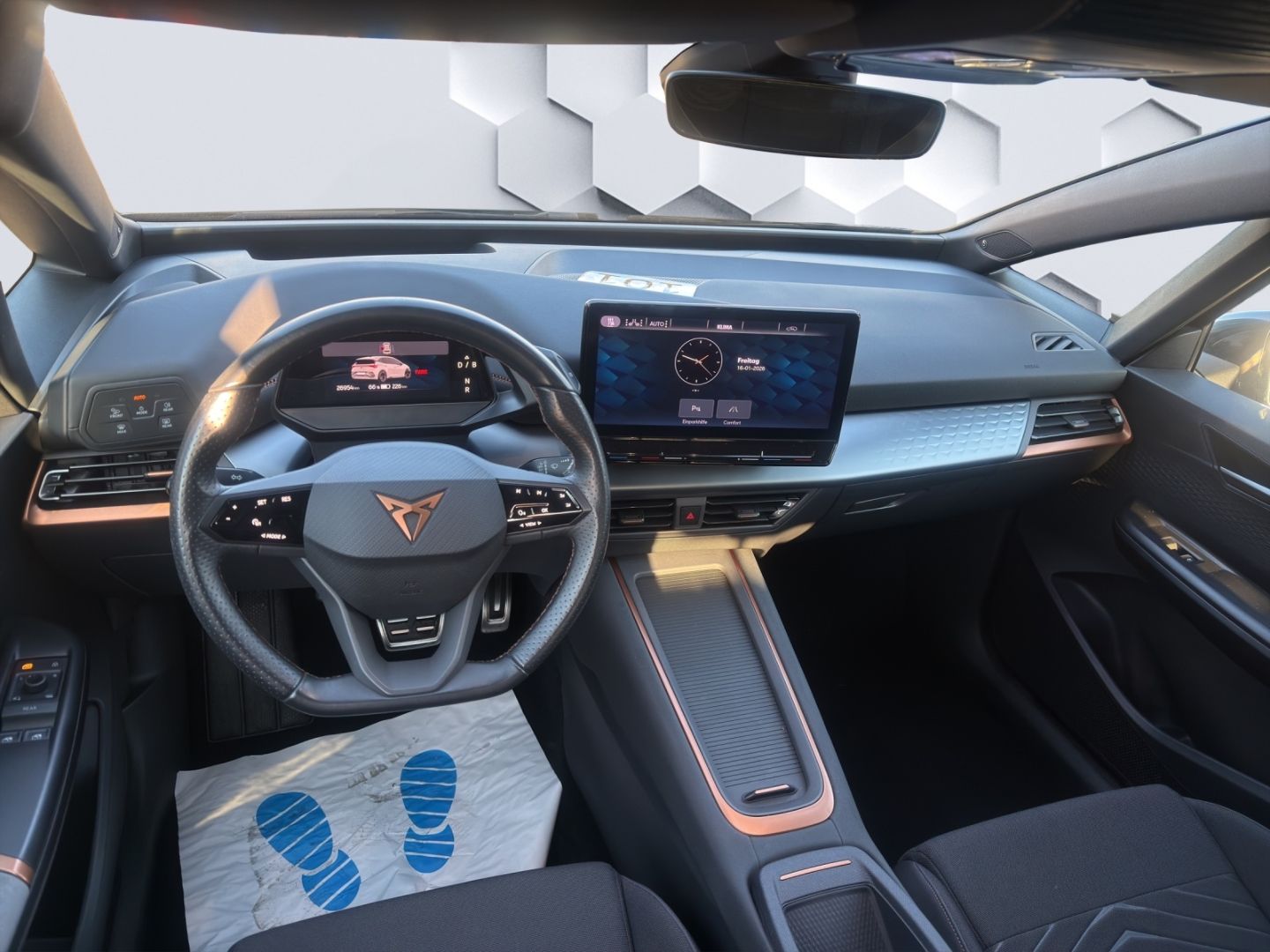 Born 150 kW 150kW LED HuD GJR ACC ParkLenkAssist