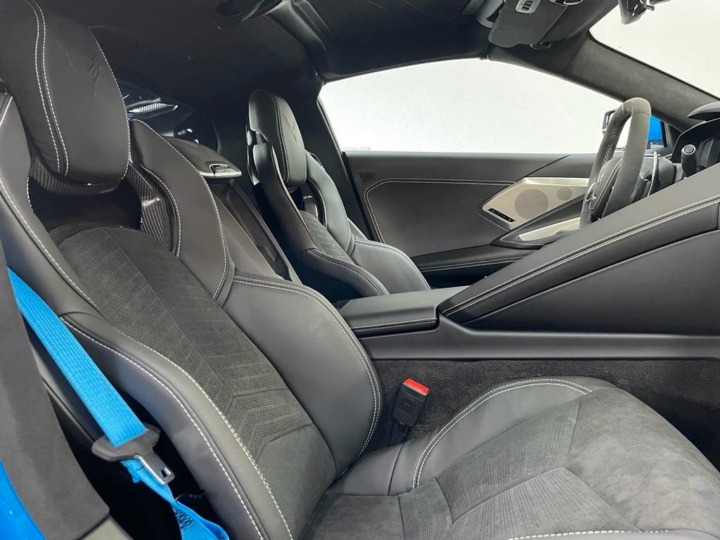 Fahrzeugabbildung Corvette C8 COUPE-TARGA-3LT-Z51-LIFT-VORFÜHRWAGEN