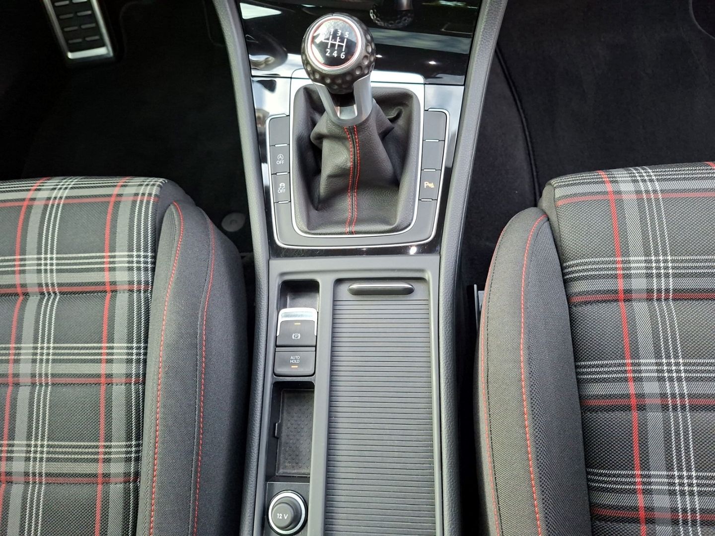 Golf VII 2.0 TSI GTI Performance *KAMERA*PANO*LE