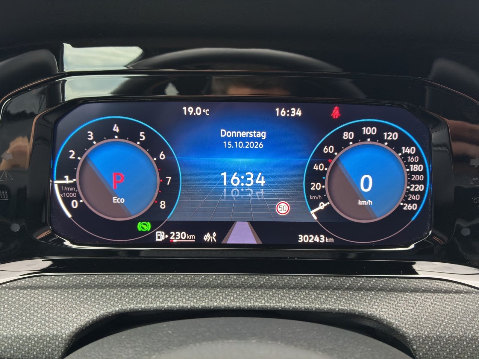 Golf VIII 1,5 l eTSI DSG R-Line *LED+*NAVI*KAMER