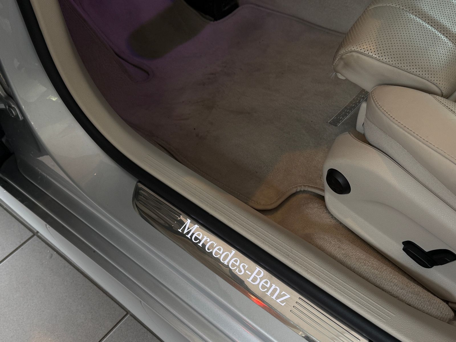 Fahrzeugabbildung Mercedes-Benz E 300 de/AMG/HEAD-UP/VIRTUAL/AMBIENTE/BURMESTER/