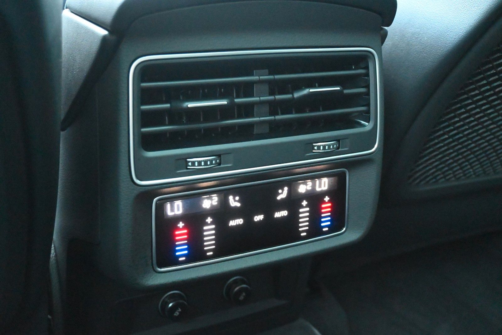 Fahrzeugabbildung Audi RSQ8 RS Q8 TFSI QUATTRO *B&O*PANO*23"Mietkauf