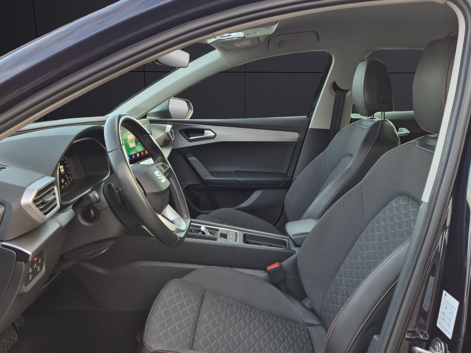 Fahrzeugabbildung SEAT Leon eTSI FR-Line DSG LED Navi GRA PDC SH