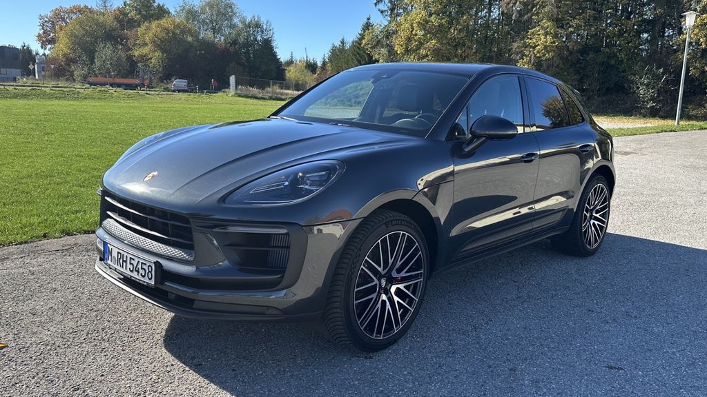 PORSCHE Macan 2023