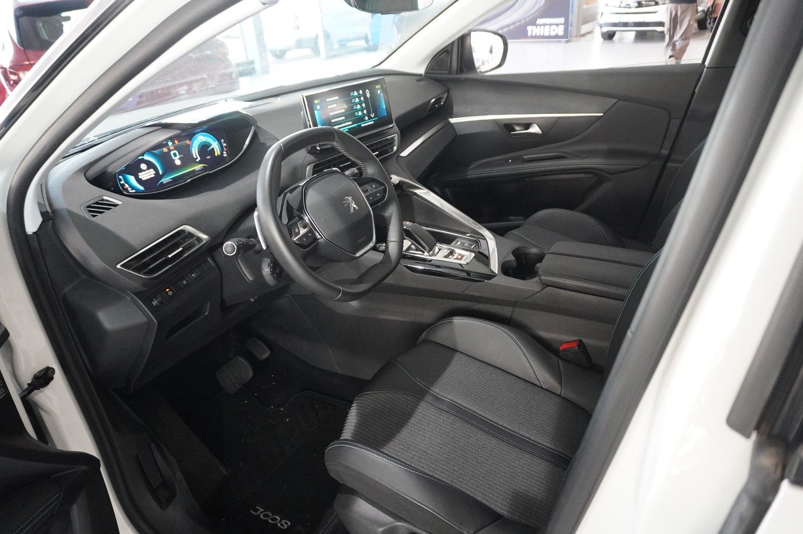 Fahrzeugabbildung Peugeot 3008 Hybrid PHEV ALLURE NAVI/LED/KAMERA/SH/AHK