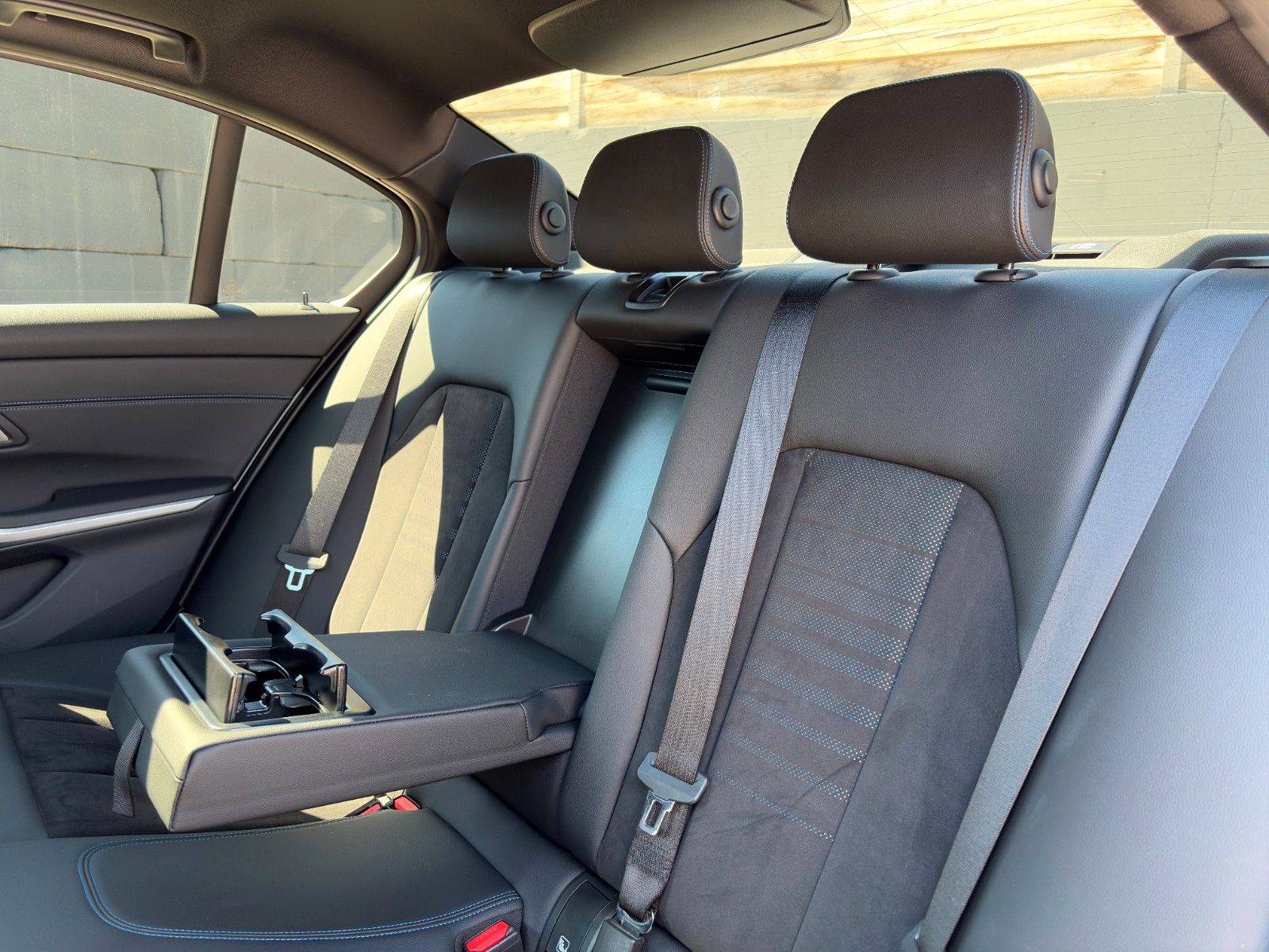 Fahrzeugabbildung BMW 320i Limo M Sport TEMP HD GSD Galvanik Alcantara