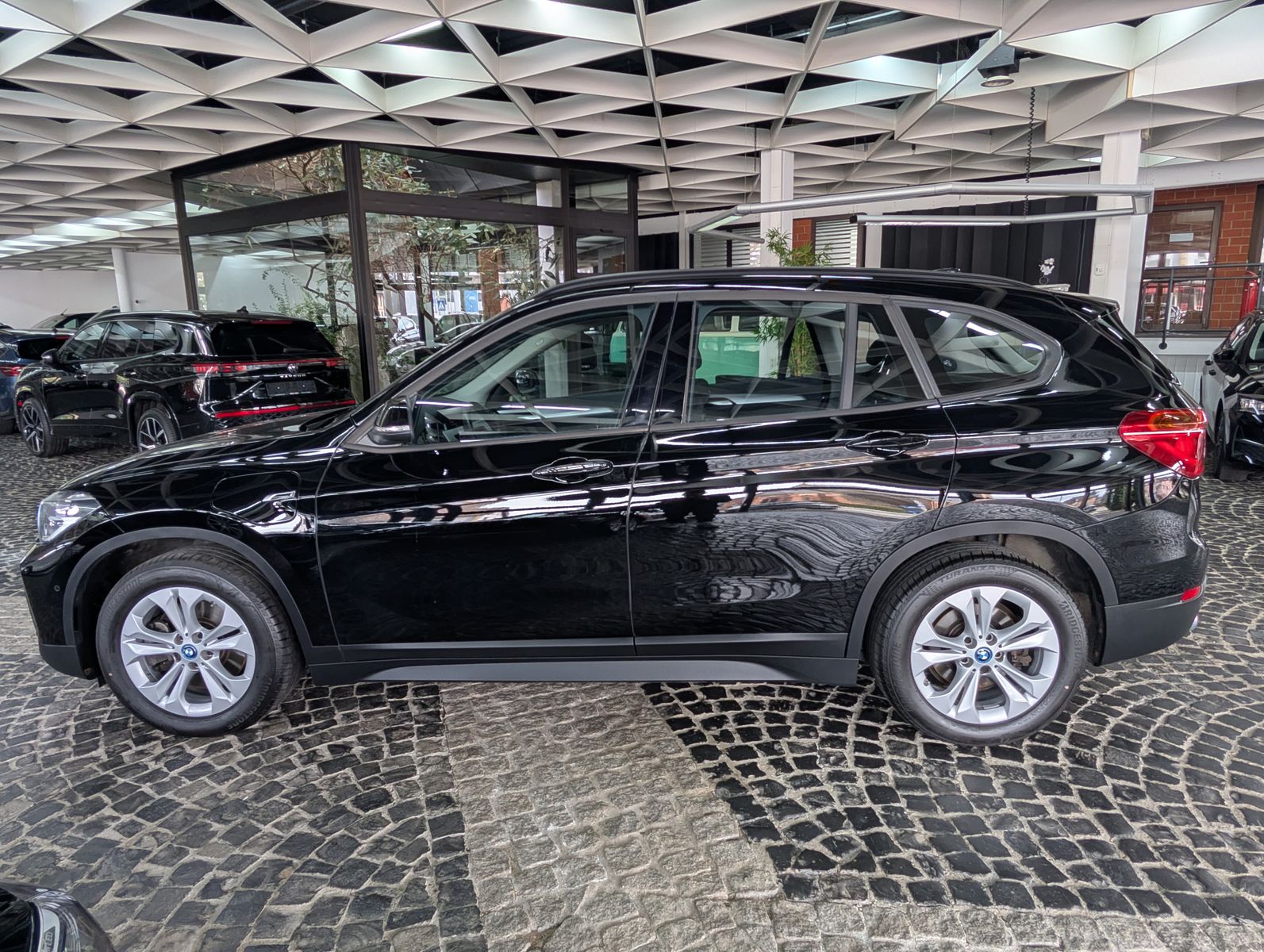 Fahrzeugabbildung BMW X1 xDrive 25e Advantage AHK LED APP VIRT SoH 87%