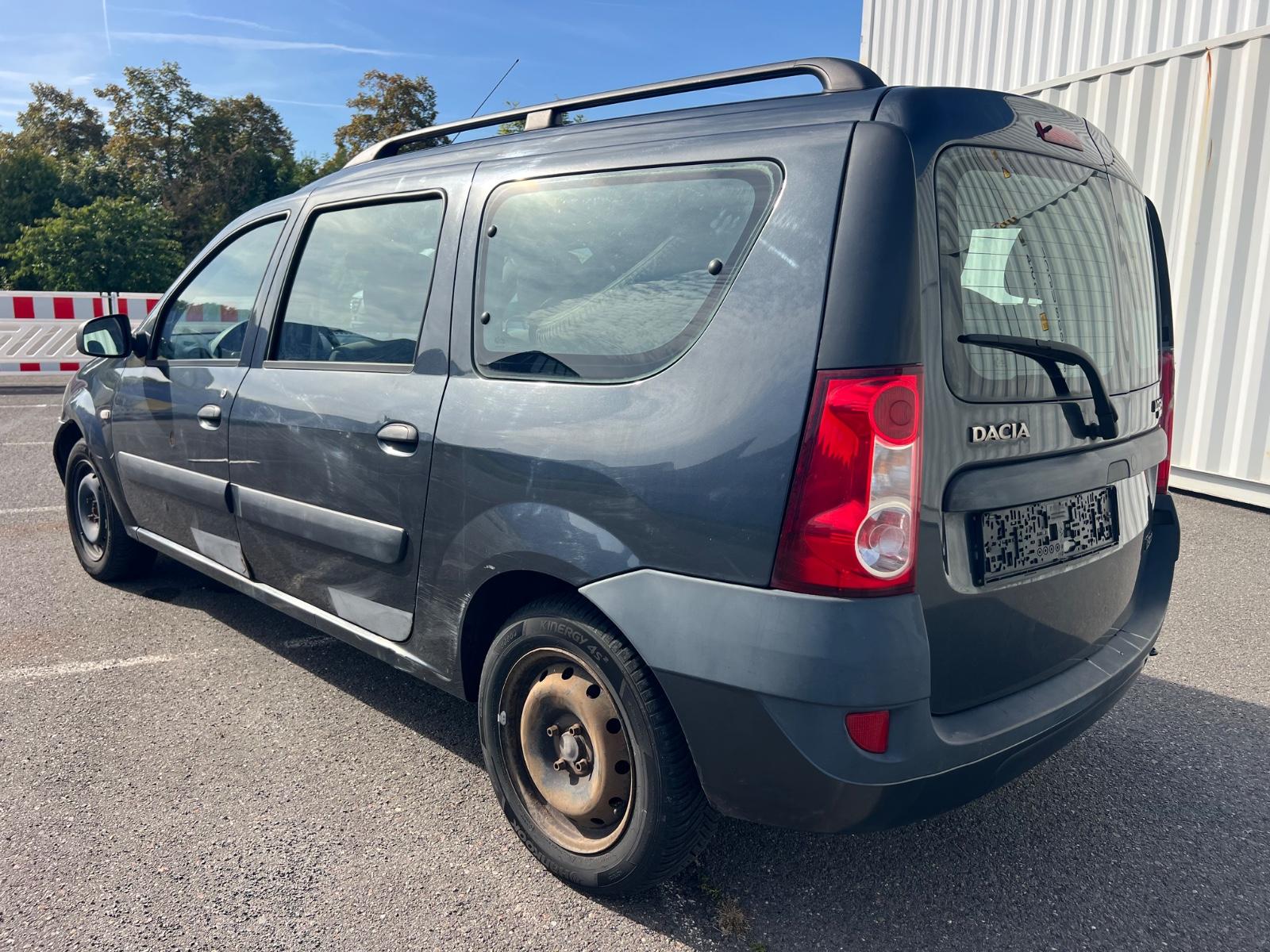 Dacia Logan 2009 — photo 9