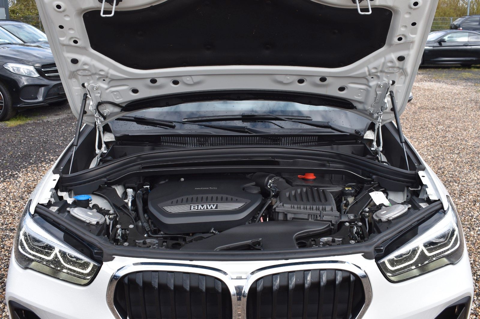 Fahrzeugabbildung BMW X1 xDrive 20 d Advantage AHK H&K