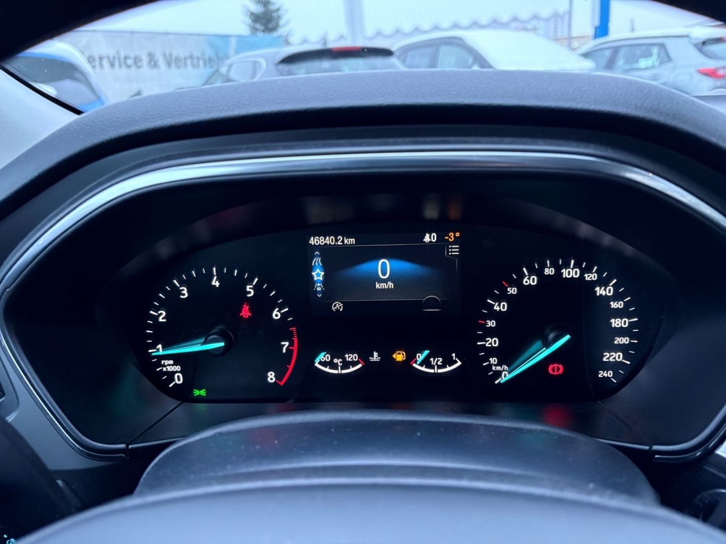 Fahrzeugabbildung Ford Focus Turnier Titanium VerkehrszeichenERK Kamera