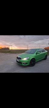 Skoda Octavia 2.0 TFSI RS RS - Skoda Octavia: Grün, RS