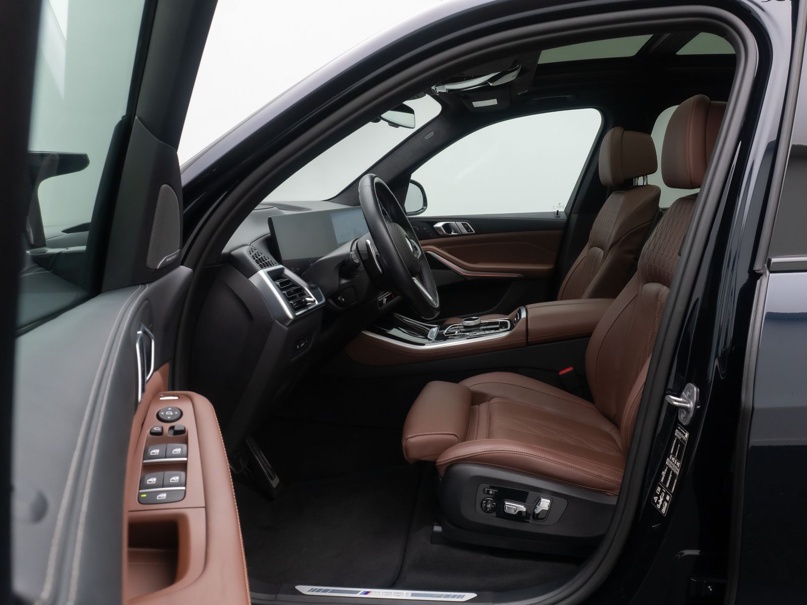 Fahrzeugabbildung BMW X5 M60i SkyLoung 360&deg; H/K Massage Individual 22"