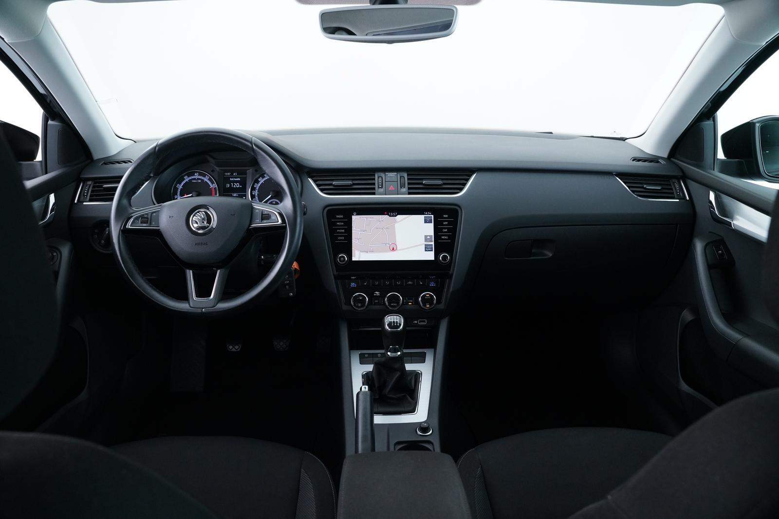 Skoda OCTAVIA COMBI TOUR 1.5TSI SCHECKHEFTGEPFLEGT uvm