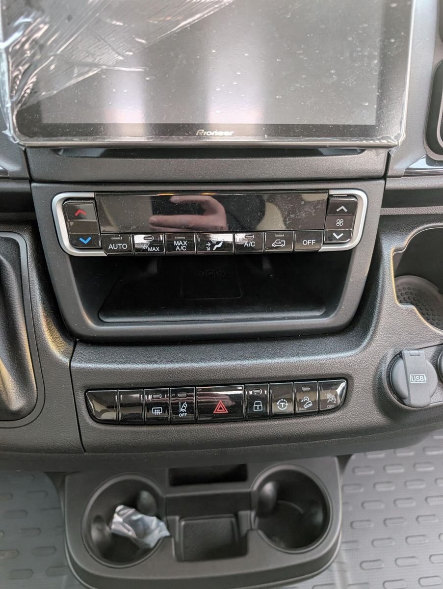 Fahrzeugabbildung Eura Mobil Van V 595 HB Markise, Automatik, Fahrassistenzp.