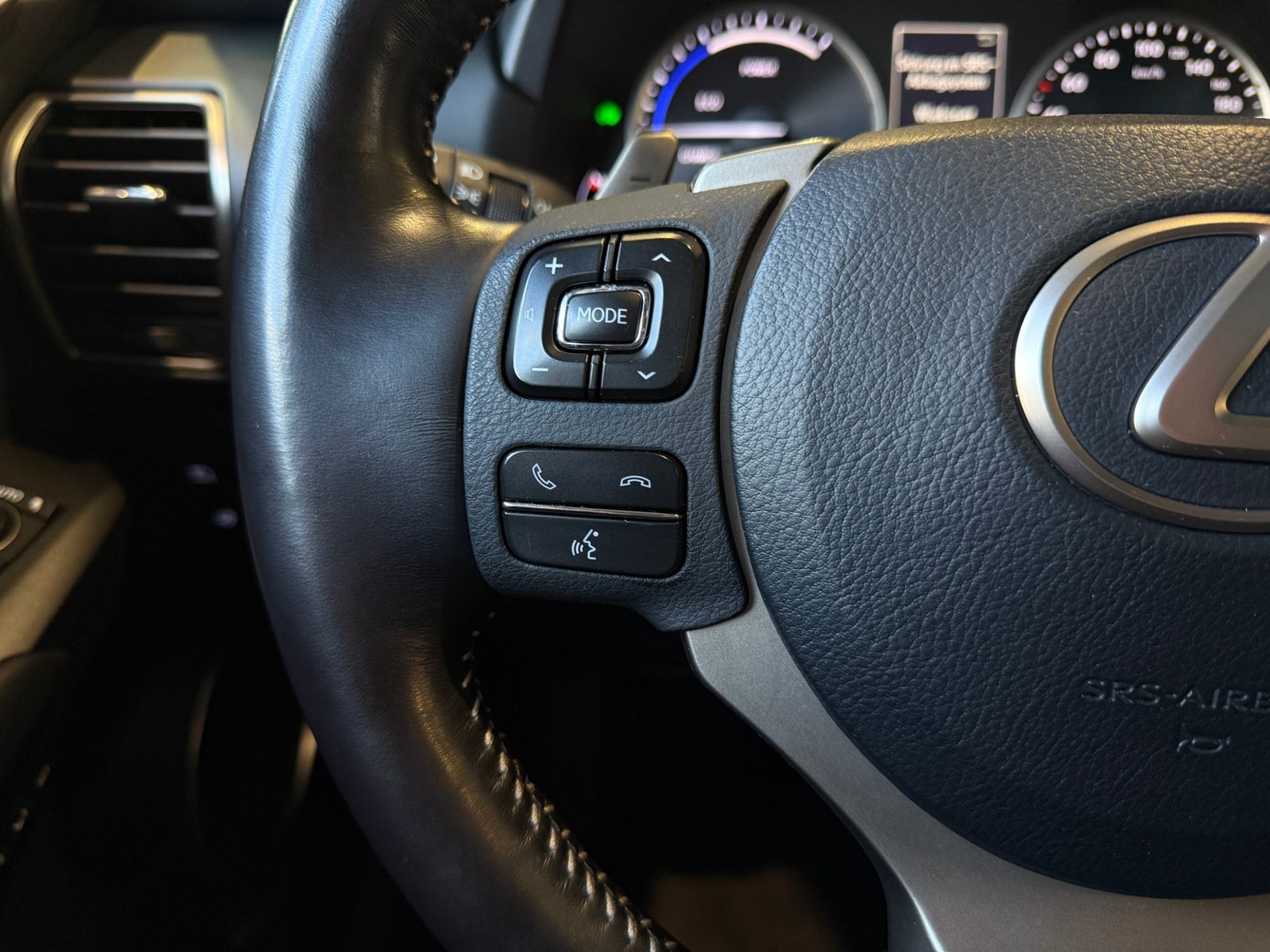 Fahrzeugabbildung Lexus NX 300h E-Four Luxury Line HUD 360° LED NAV