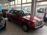 Mercedes-Benz W124 200 E * 1.HAND * ABS * SSD * ZV * AHK