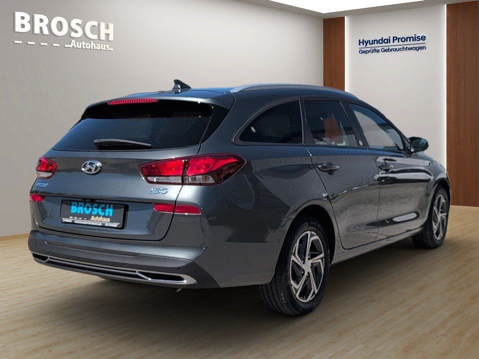 Fahrzeugabbildung Hyundai i30 KOMBI 1.0T EDITION30 GARANTIE SHZ+KAM+KLIMA+