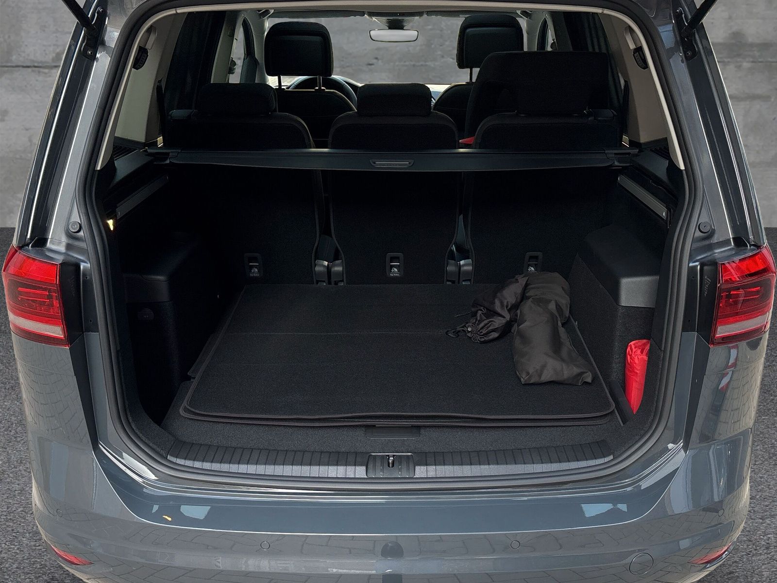 Fahrzeugabbildung Volkswagen Touran 2.0 TDI Highline Keyless Pano Kamera AHK
