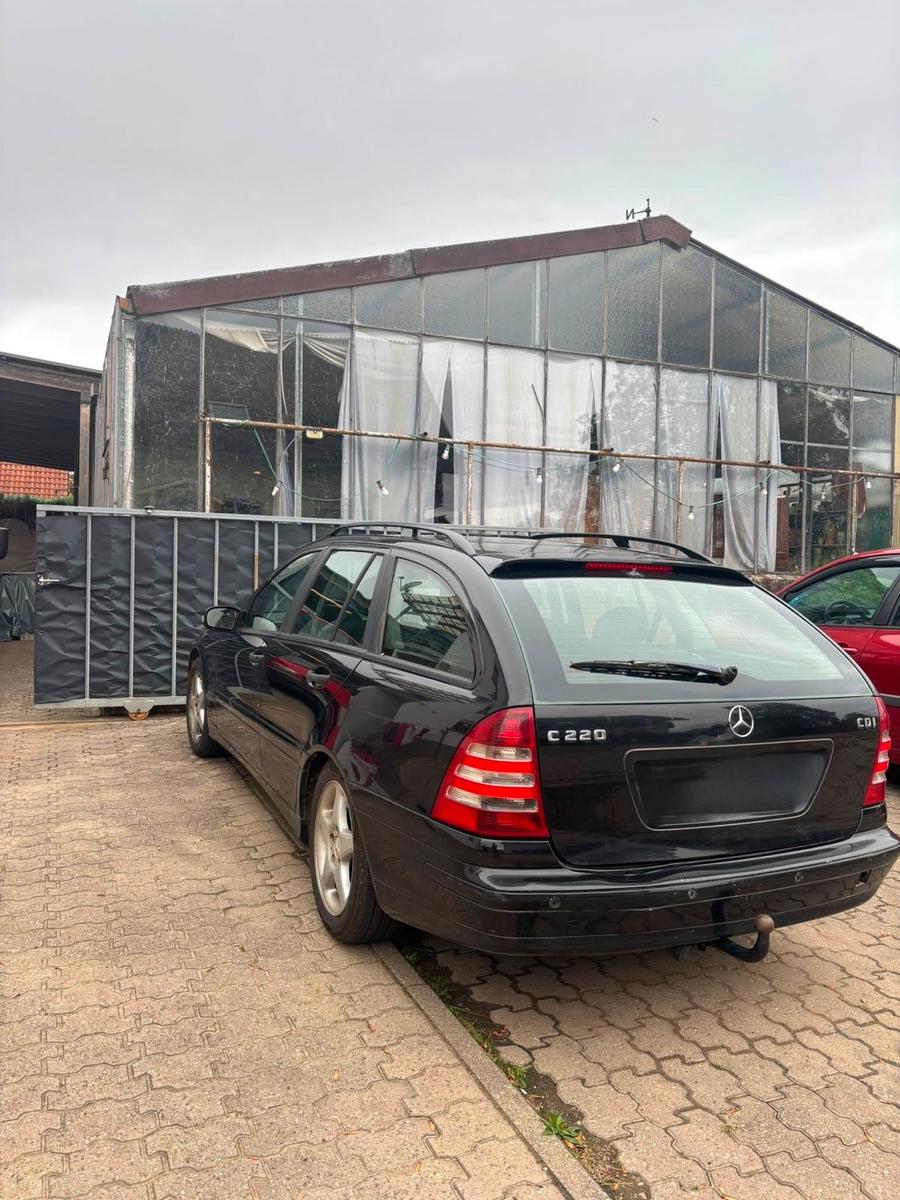Mercedes-Benz C 220
