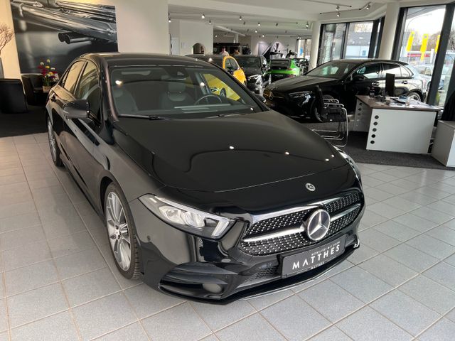 Fahrzeugabbildung Mercedes-Benz A 200 d AMG-Line/Ambiente/Night/19"