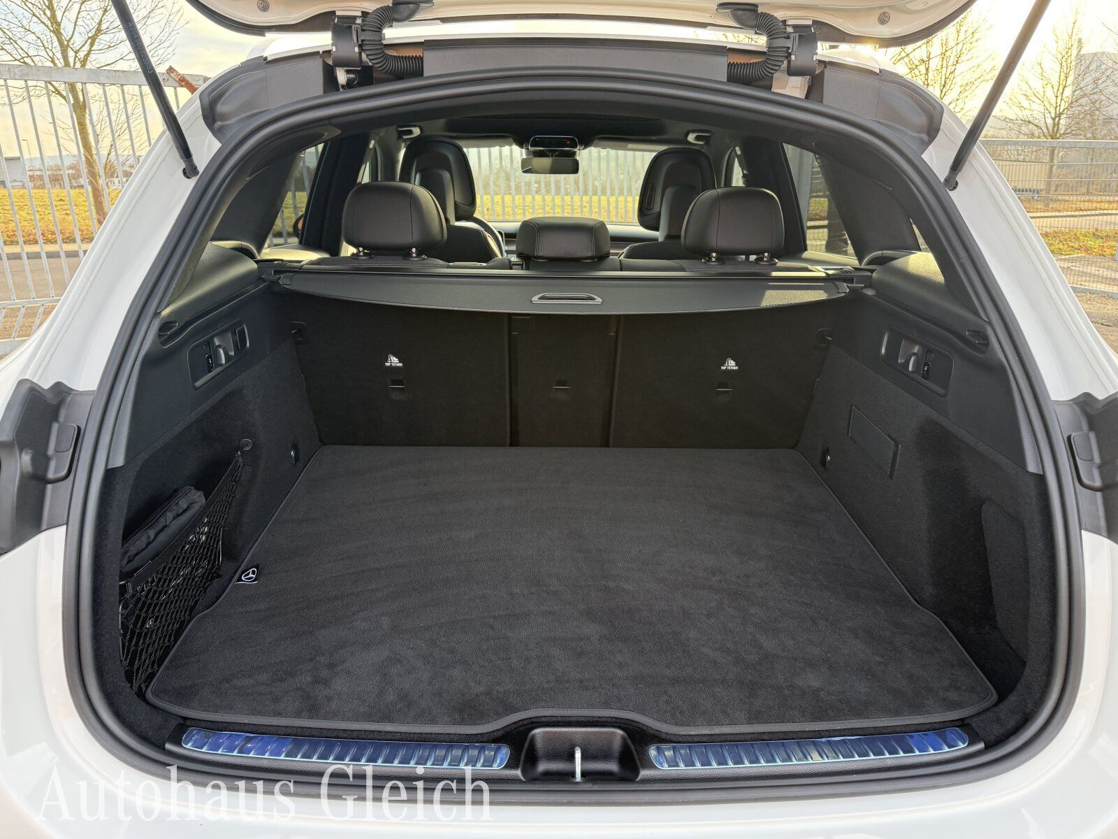 Fahrzeugabbildung Mercedes-Benz GLC 220 d Avantgarde 4Matic Navi/Pano.-Dach/Klim